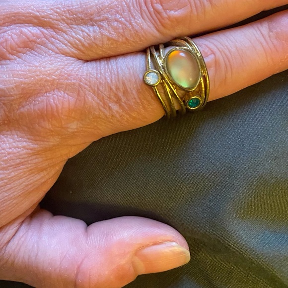 gold tone stacked opalescent rhinestone ring size 8 - Picture 2 of 3